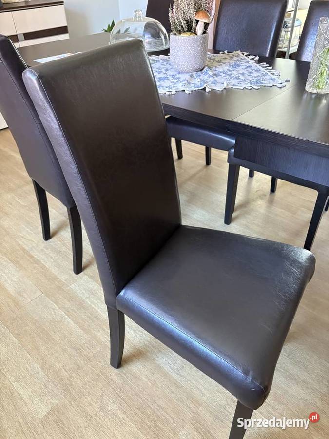 Stół z krzesłami Skalmierzyce