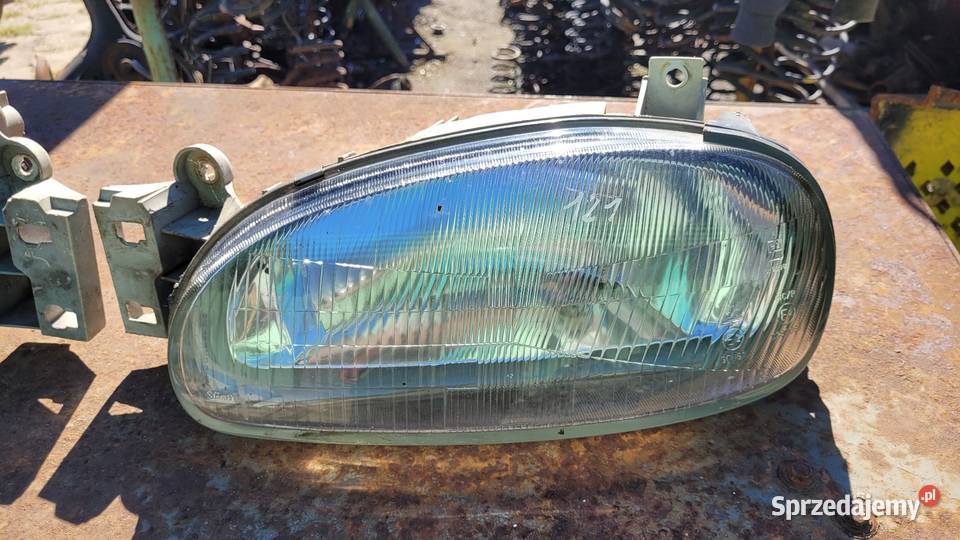 Lampy przednie Mazda 121 mazowieckie Łagów sprzedam