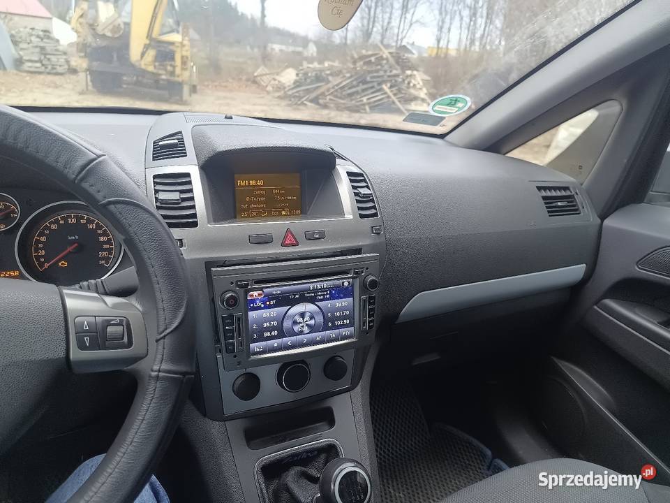 Opel Zafira B 19 srebrny pomorskie Robakowo