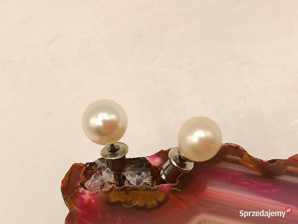 Kolczyki białe perełki