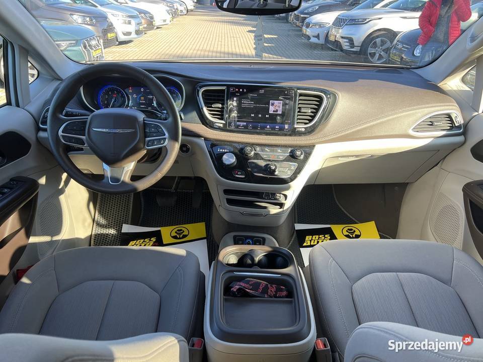 Chrysler Pacifica 2022 komputer pokładowy