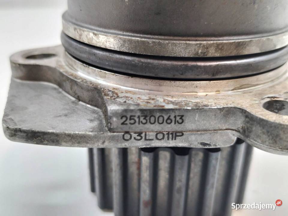 POMPA WODY 03L121031B 20 TDI VW Volkswagen Rok produkcji 2015