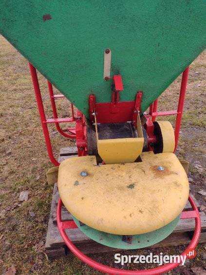 Sprzedam rozsiewacz nawozu Motyl 600 nieuszkodzony Łódź