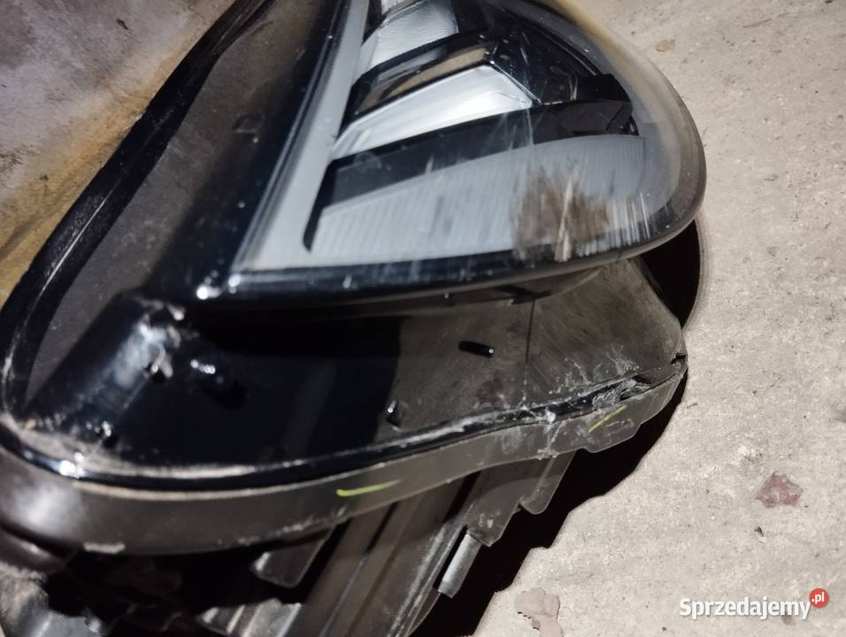 Uszkodzony Reflektor Lampa Prawa Audi Q5 SQ5 80A Zelów