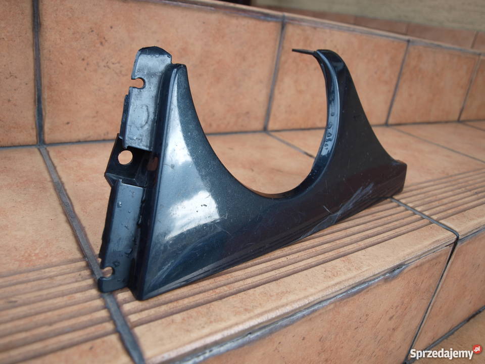 Mercedes E klasa W210 listwa pod lampe lewą 1995 listwy na zderzak Kalisz