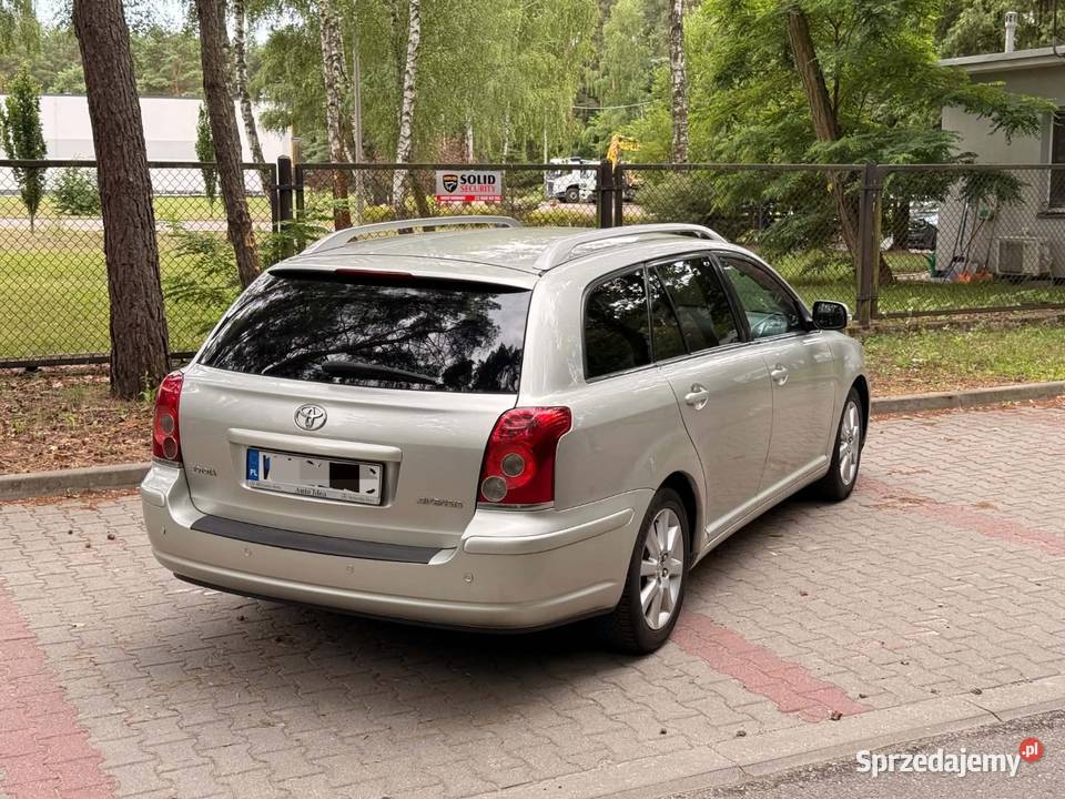 Toyota Avensis LIFT 18 BenzSalon Polska przyciemniane szyby mazowieckie sprzedam