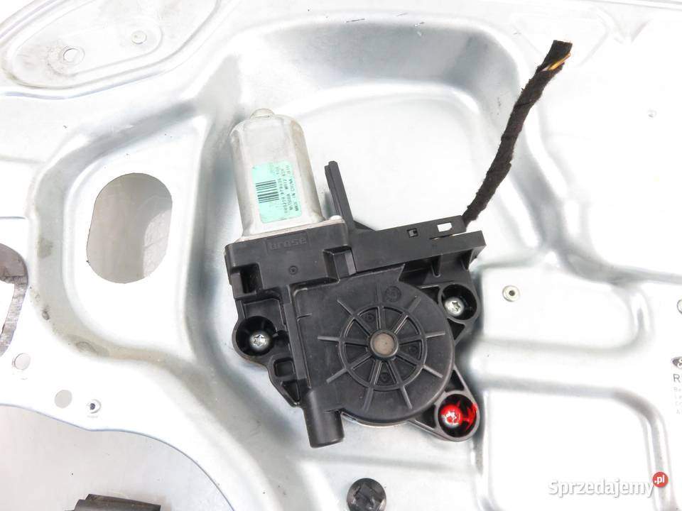 PODNOŚNIK SZYBY PRAWY PRZEDNI C 7M51R045H16A osobowe