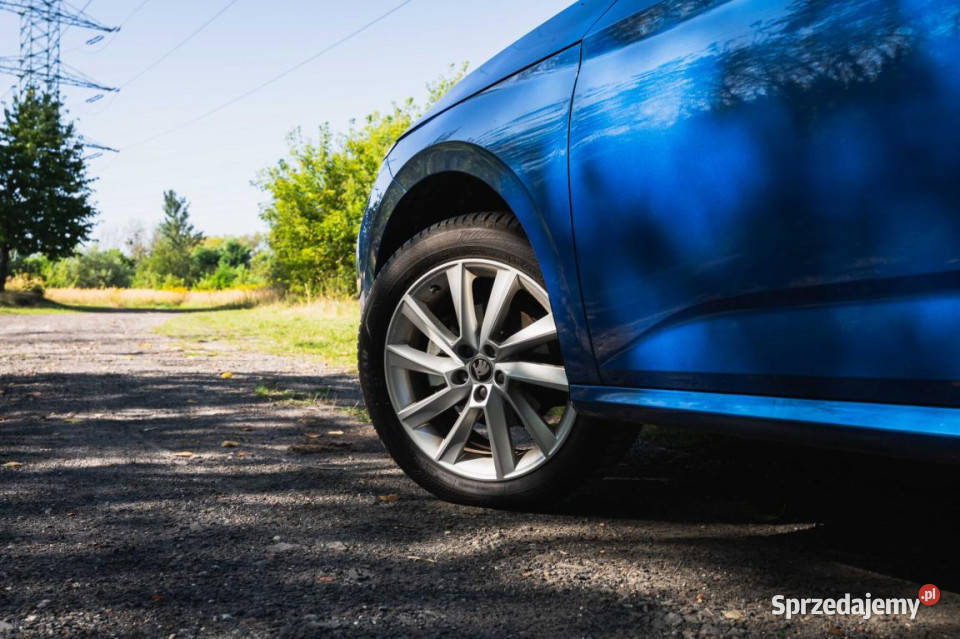 Skoda Kamiq 10 TSI asystent pasa ruchu