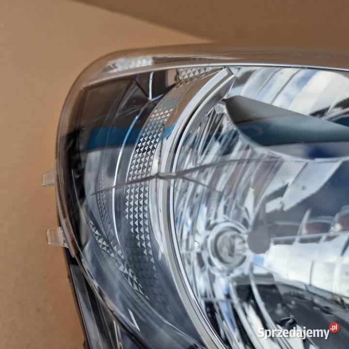 RENAULT TWINGO III 3 REFLEKTOR LAMPA PRAWA lubuskie Bieleń