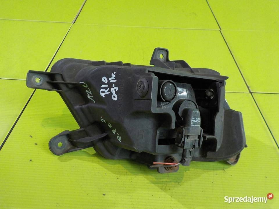 KIA RIO II LIFT 10r halogen prawy Suków