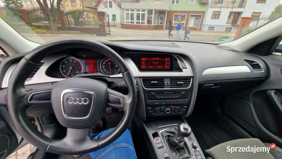 Audi A4 115 B8 18 TFSI 120 niski przebieg B8 klimatyzacja