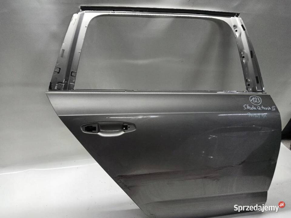 DRZWI LEWY TYŁ SKODA OCTAVIA III KOMBI 5E983331