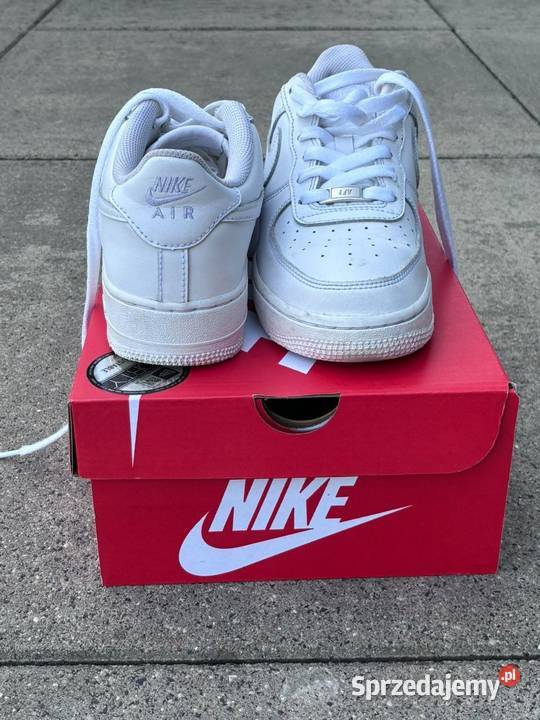 Nike Sportswear AIR FORCE 1 LE UNISEX Sneakersy Świdnik