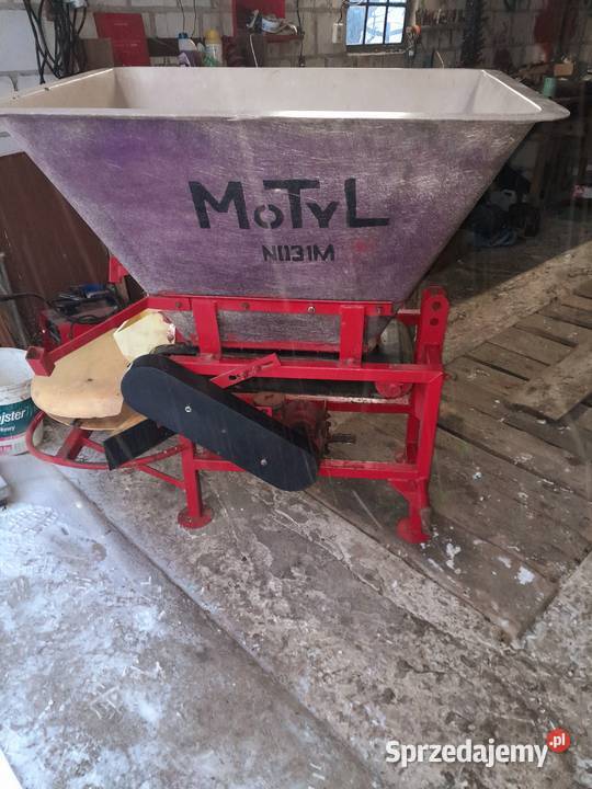 Rozsiewacz nawozu motyl Nawożenie Ulan-Majorat