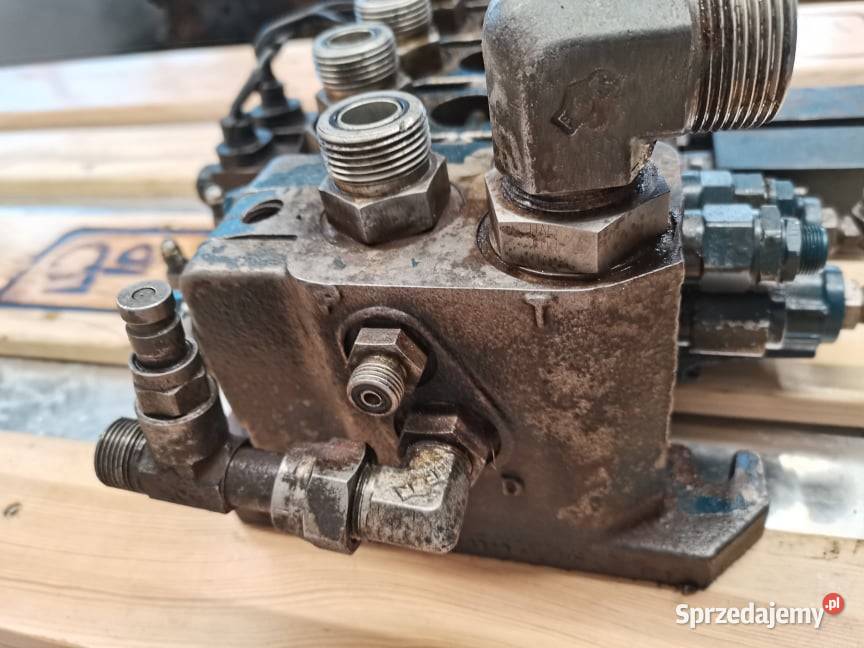 Holland LM 5040 Rozdzielacz hydrauliczny wielkopolskie Wilkowo sprzedam