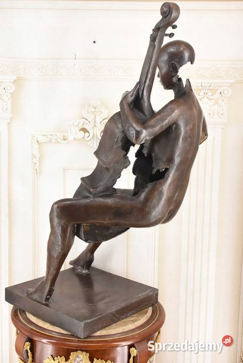 Wielka Modernistyczna Wiolonczelistka Kobieta z Kraków