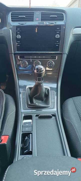 Volkswagen Golf VII bezwypadkowy garażowany Goszczanów sprzedam