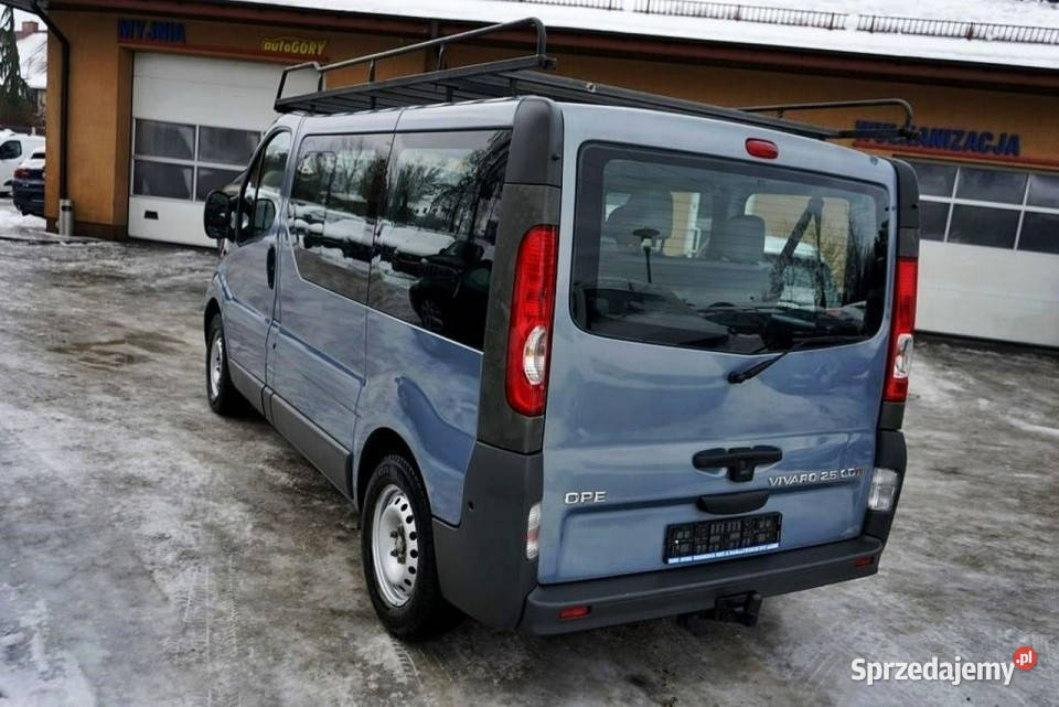 Opel Vivaro 25CDTI Klima 9 osób NAVI 145 Rok produkcji 2008 Płock
