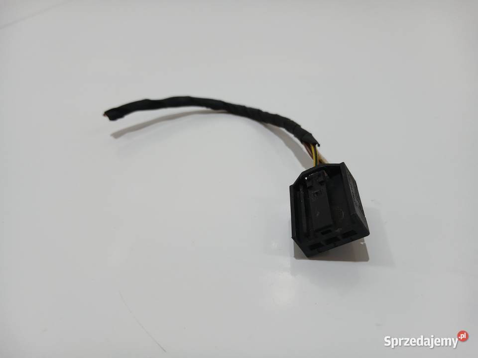 KOSTKA WTYCZKA LAMPY TYŁ TYLNEJ W KLAPĘ BMW E61 osobowe Lampy tylne Strzyżewice sprzedam