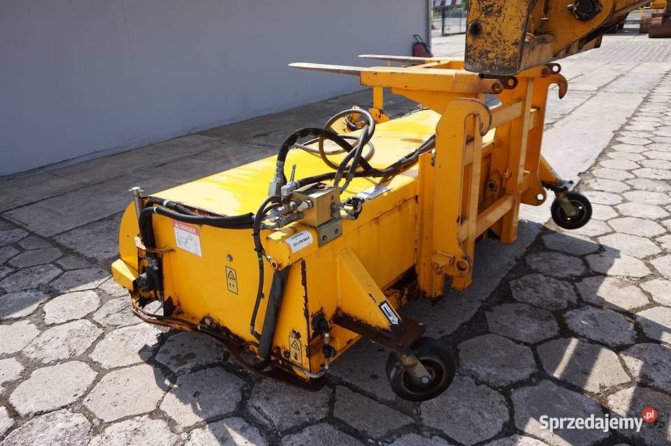 ZAMIATARKA MARKI JCB 240SC Tuliszków