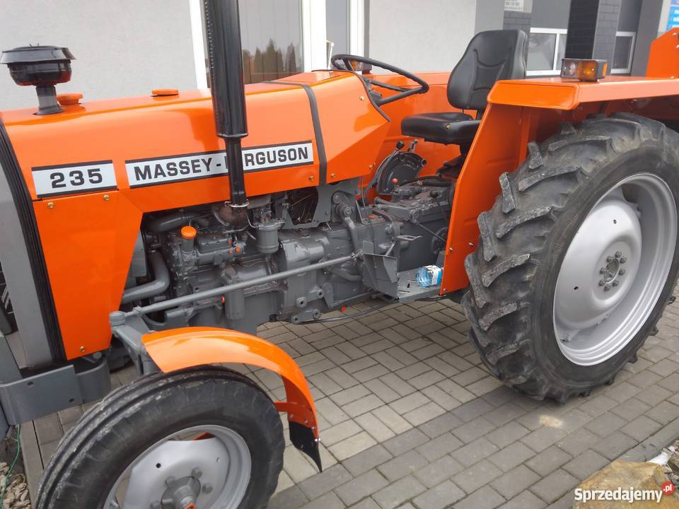 Massey Ferguson 235