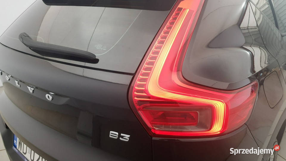 Volvo XC 40 B3 Core Z Polskiego Salonu Faktura światła LED sprzedam