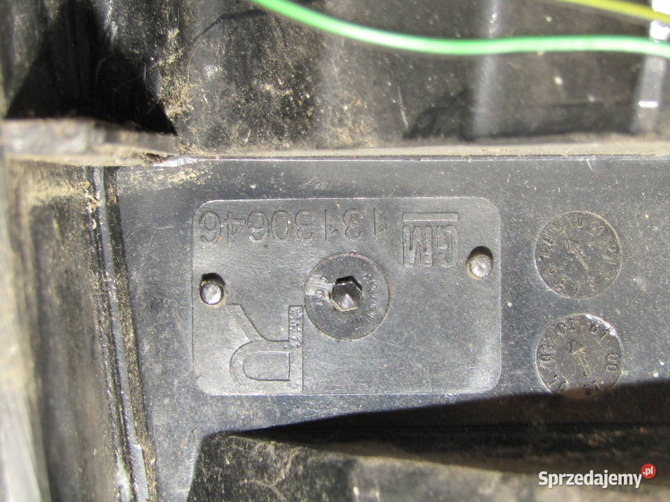 LAMPA TYLNA PRAWA OPEL VECTRA C HB 13130646 Rok produkcji 2003 Mysłaków