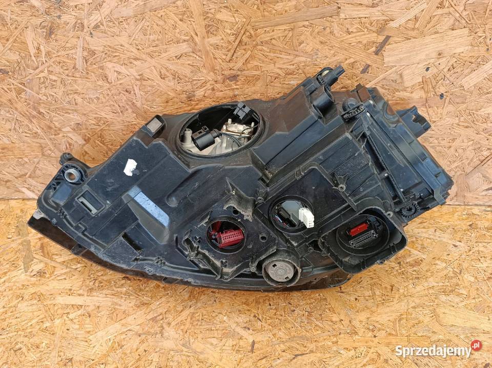 LAMPA PRAWY PRZÓD EU REFLEKTOR 5G1941034 osobowe Nowy Tomyśl