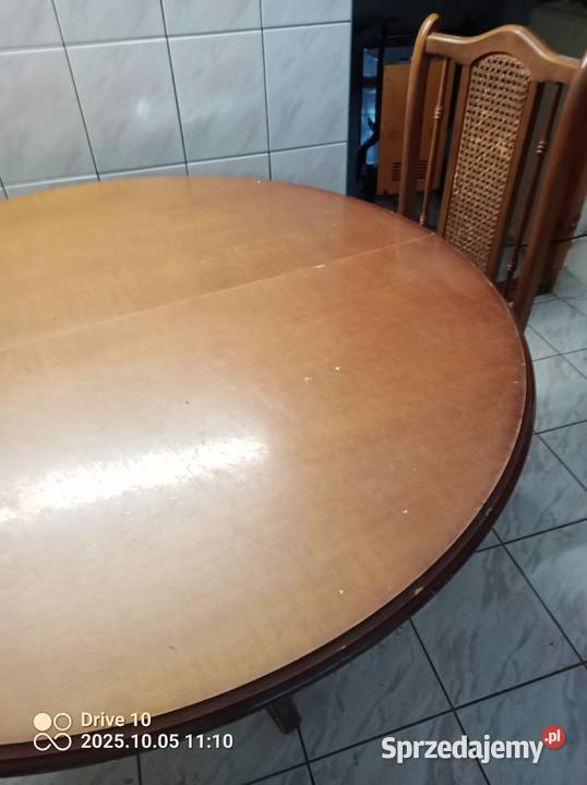 Stół okragły rozkładany z 4 krzesłami Lublin sprzedam
