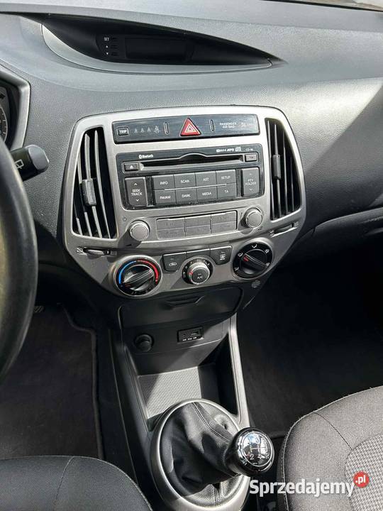Hyundai i20 2014 12 85 Lipniak