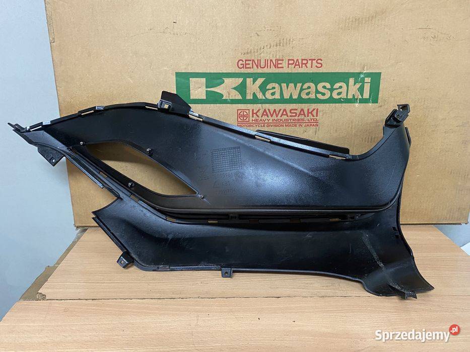 Piaggio MP3 Yourban 300 Podłoga Płoza Lewa wielkopolskie Poznań sprzedam