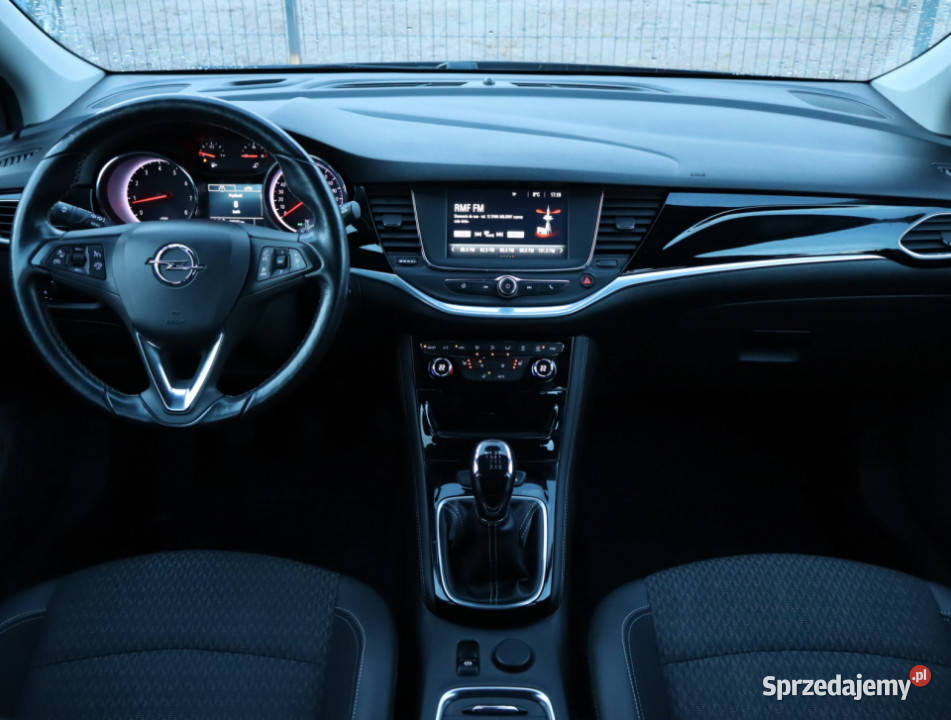 Opel Astra 14 T isofix