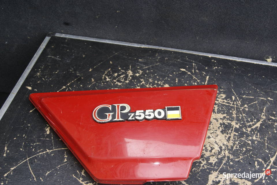 KAWASAKI GPZ 550 GPZ550 BOCZEK POKRYWA EMBLEMAT Rybnik