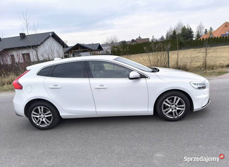 Volvo V40 2018 20 Diesel R DESIGN łódzkie Radomsko