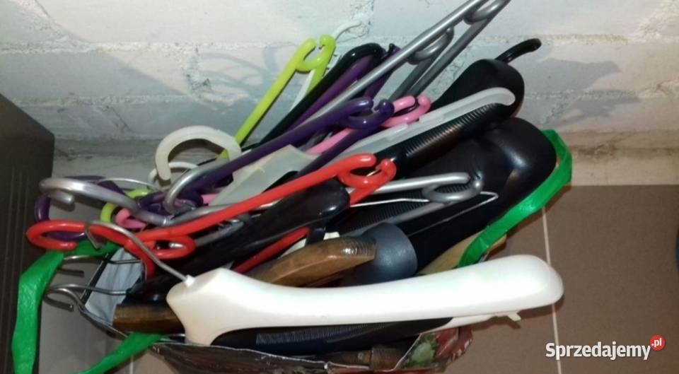 Wieszaki plastikowe różne rodzaje duża ilość sprzedam