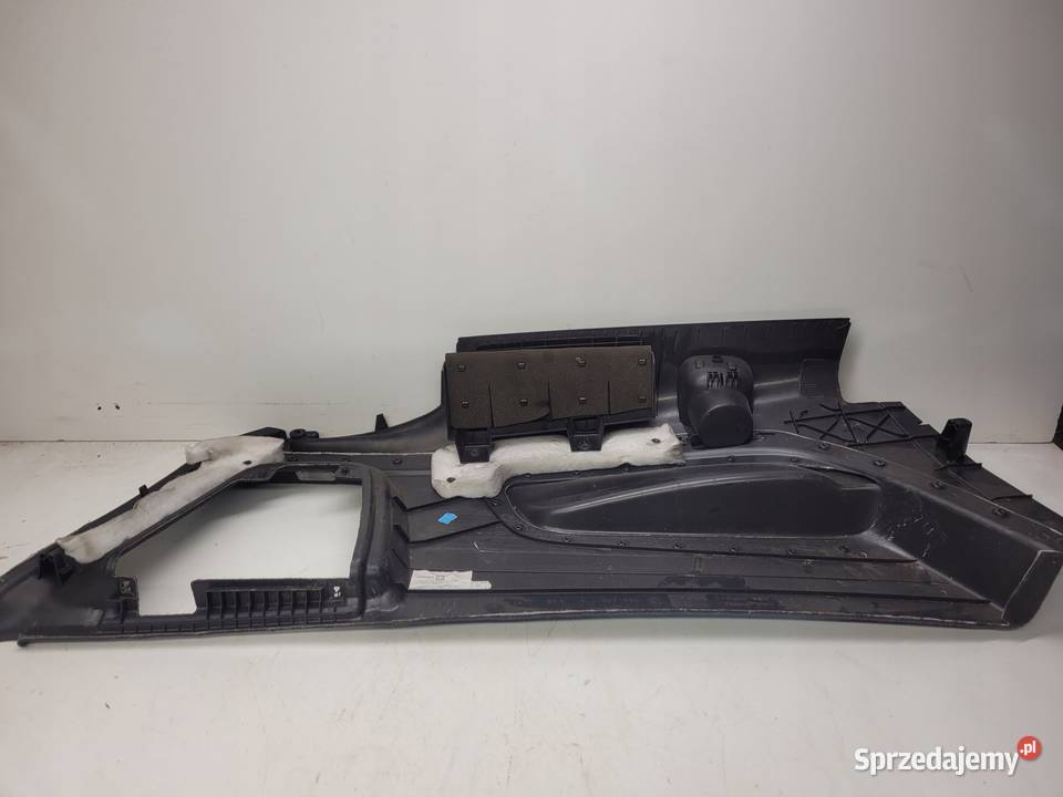 BOCZEK BAGAŻNIKA PRAWY AUDI Q7 4L 4L0863880AA Przystajń