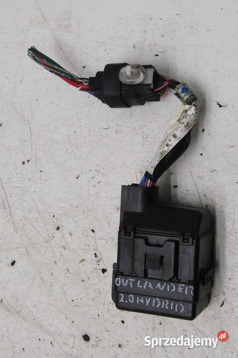 SKRZYNKA BEZPIECZNIKÓW 20 DOHC MIVEC MITSUBISHI