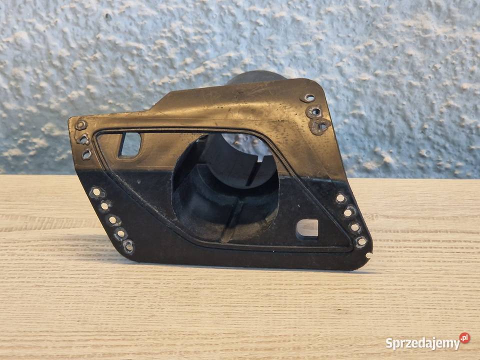 Mocowanie spryskiwacza prawe WV Golf VI 20082013 osobowe Kwilcz