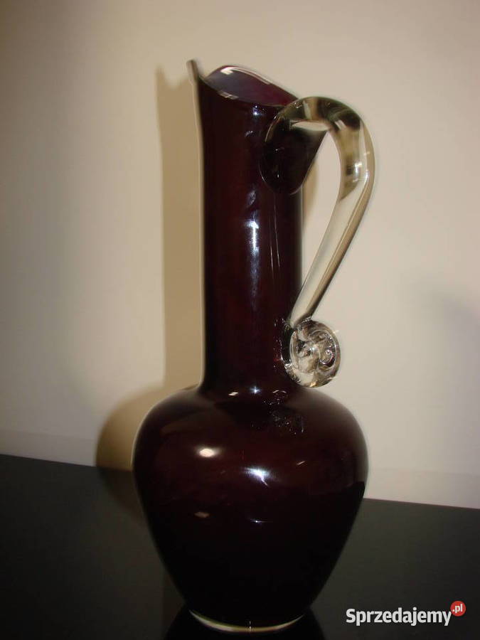szklany czerwony dzbanek Pruszcz Gdański
