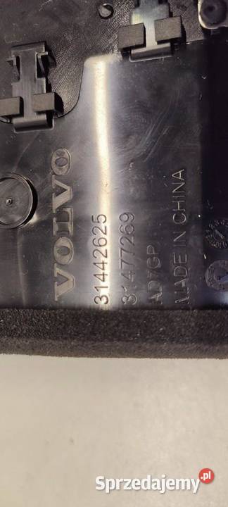 VOLVO XC40 KRATKA NAWIEWU DESKI LEWA 31442625