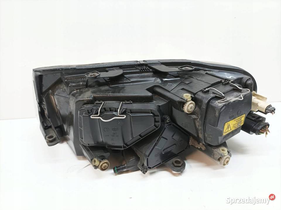 LAMPA PRZÓD PRAWA XENON EUROPA SPRYSKIWACZ Skoda