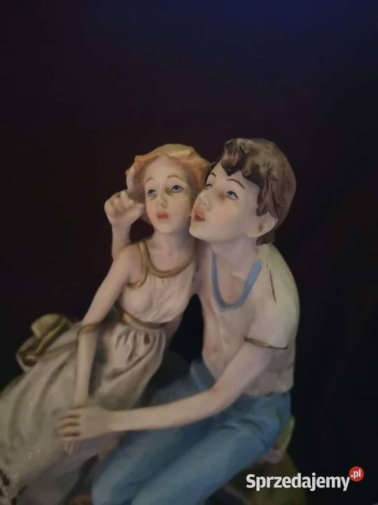 Figurka Capodimonte Pary kochanków Siedząca Para Gdańsk