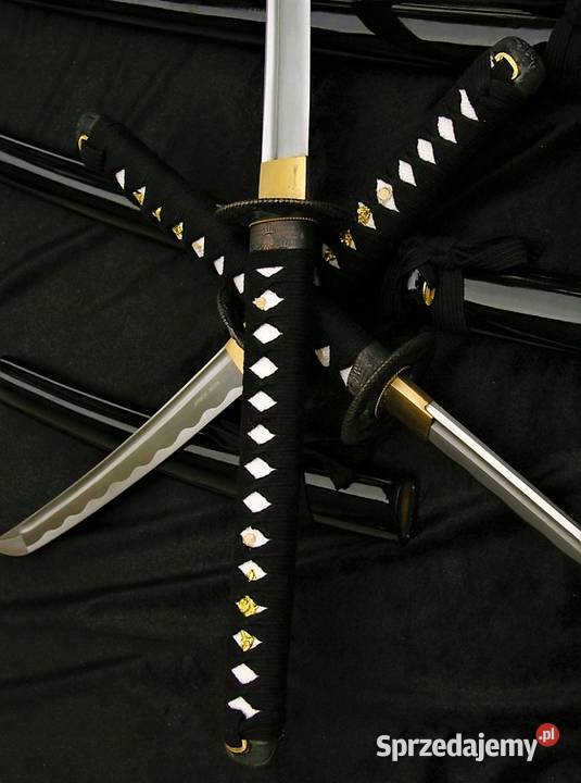 Zestaw trzech mieczy samurajskich katana