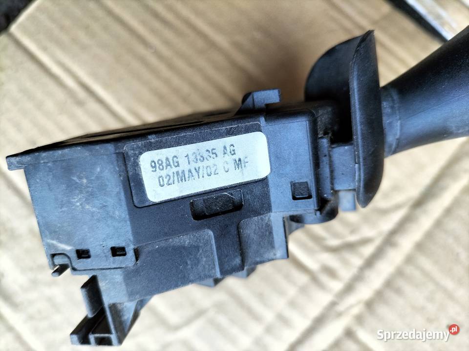 WŁĄCZNIK PRZEŁĄCZNIK WYCIERACZEK FOCUS MK1 MK 1 osobowe Kamień-Kolonia