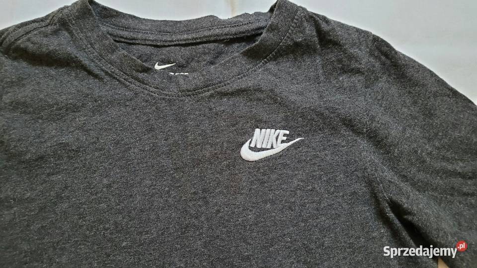 Nike ciemnoszary tshirt chłopca sprzedam