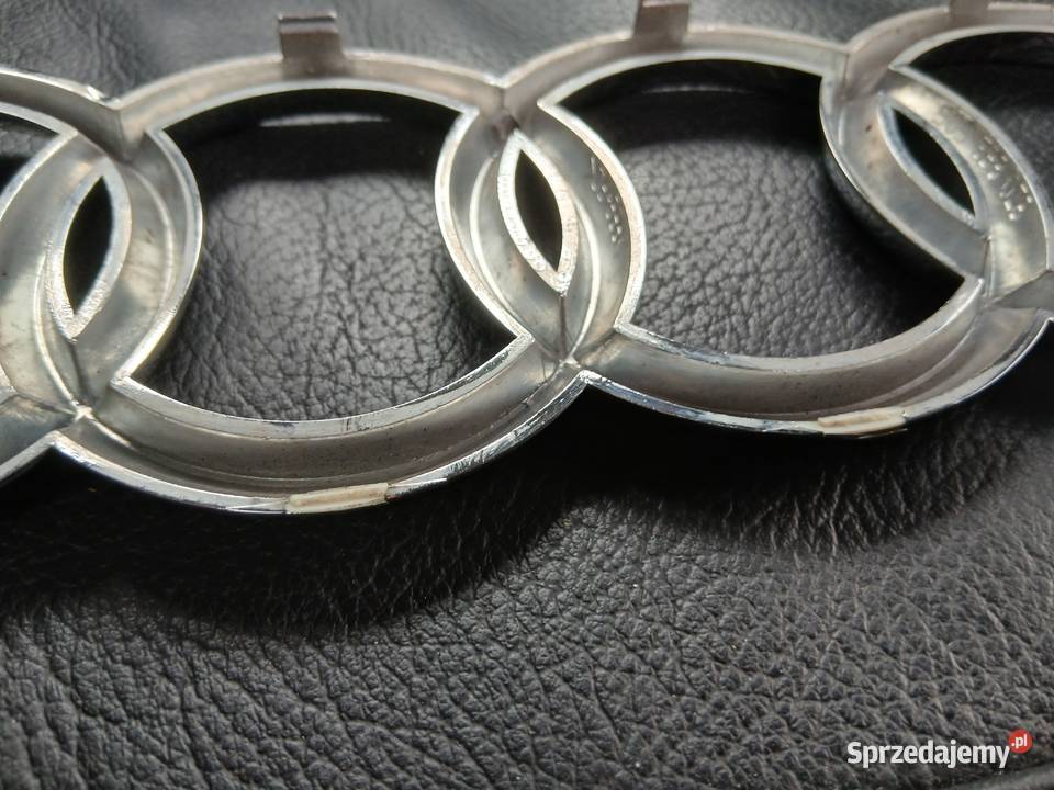 Audi A4 B6 Emblemet na przód przedni grill Szczerbice