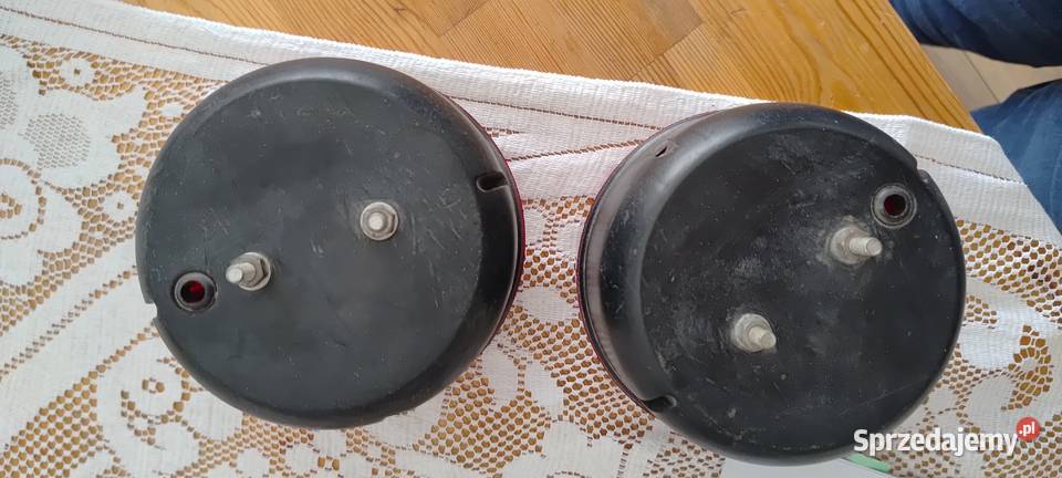 Dwie lampy tylne zespolone trzy funkcyjne Pozostałe Wałbrzych sprzedam
