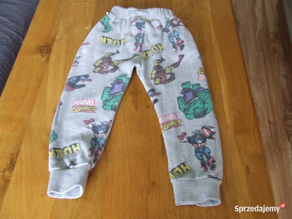 Spodnie dresowe dziecięce Marvel Comics + Czapeczka Marvel Oborniki ...