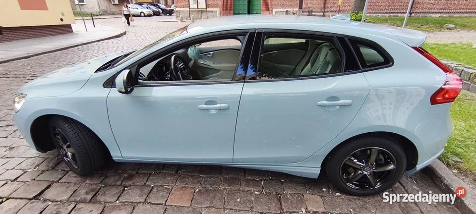 Volvo v40 Lift T3 Momentum Harman Kardon welurowa tapicerka Stargard