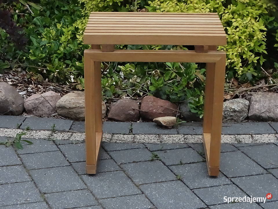 Designerski taboret stolik z litego drewna Stołki i taborety Biłgoraj